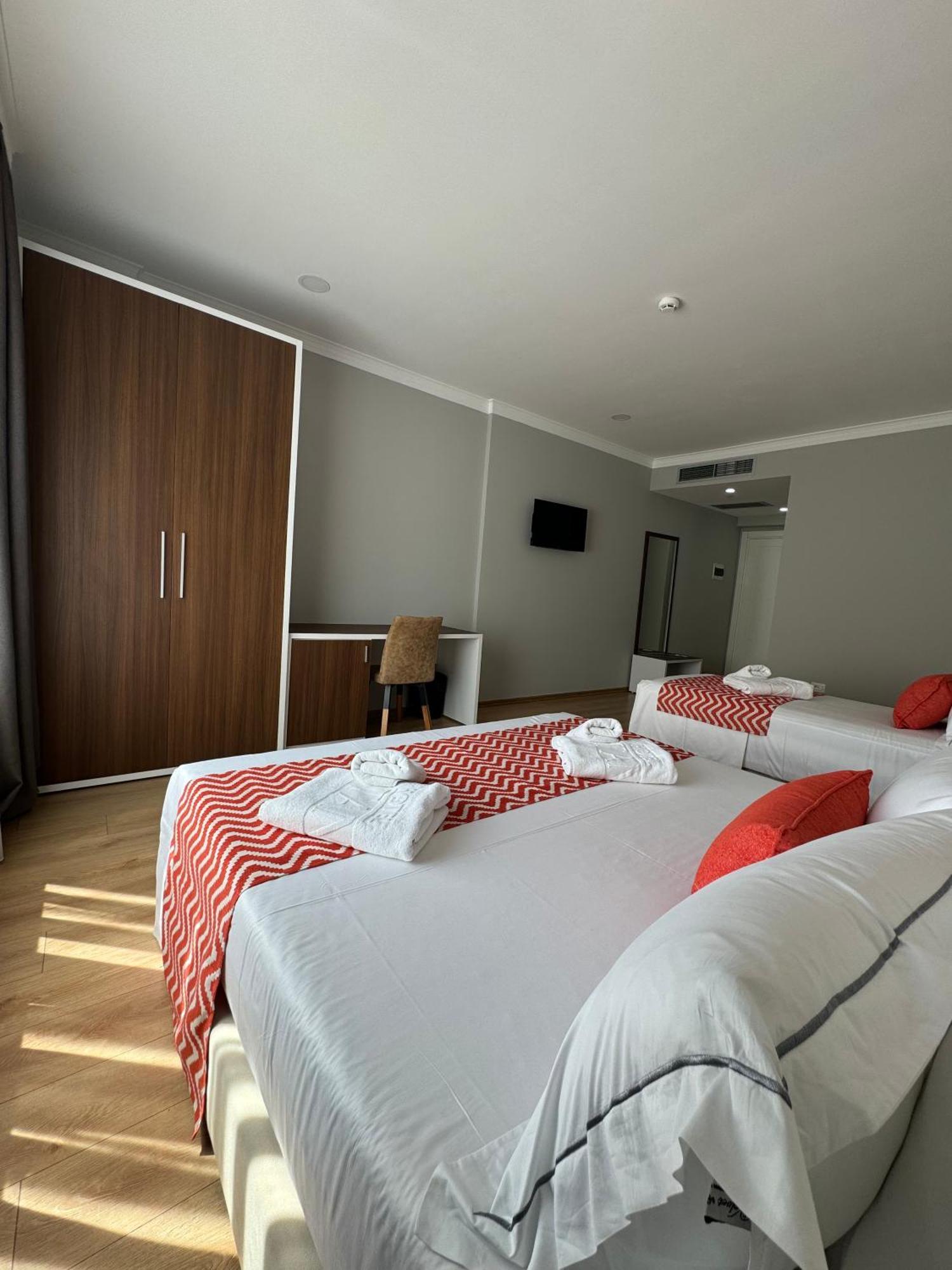 Hotel Britania Vlorë Habitación foto