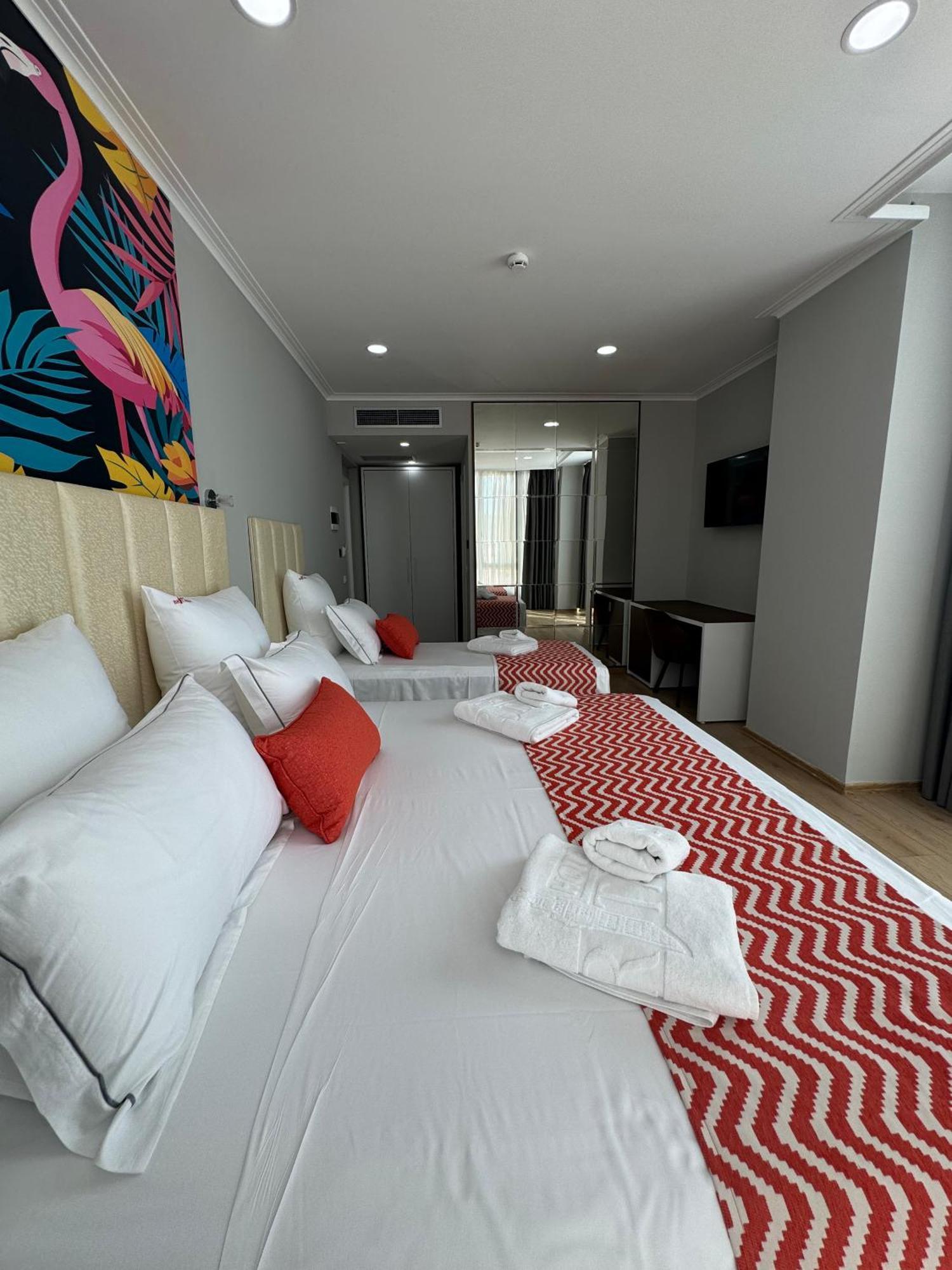 Hotel Britania Vlorë Habitación foto